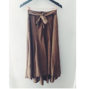 Zara Flowy Midi Skirt size XS/2 w/button details
